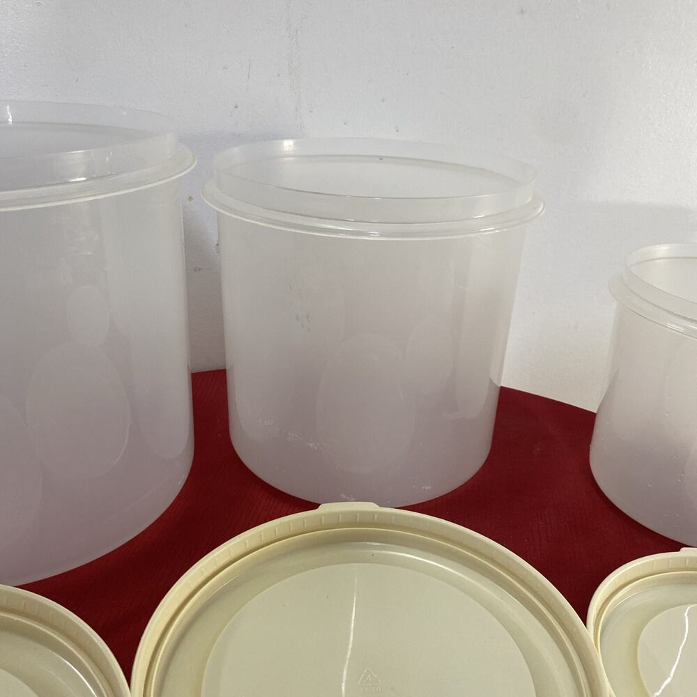 3- Nesting Pioneer Round Storage Containers Opaque w/Almond Lid 8,9,10” - Picture 3 of 15